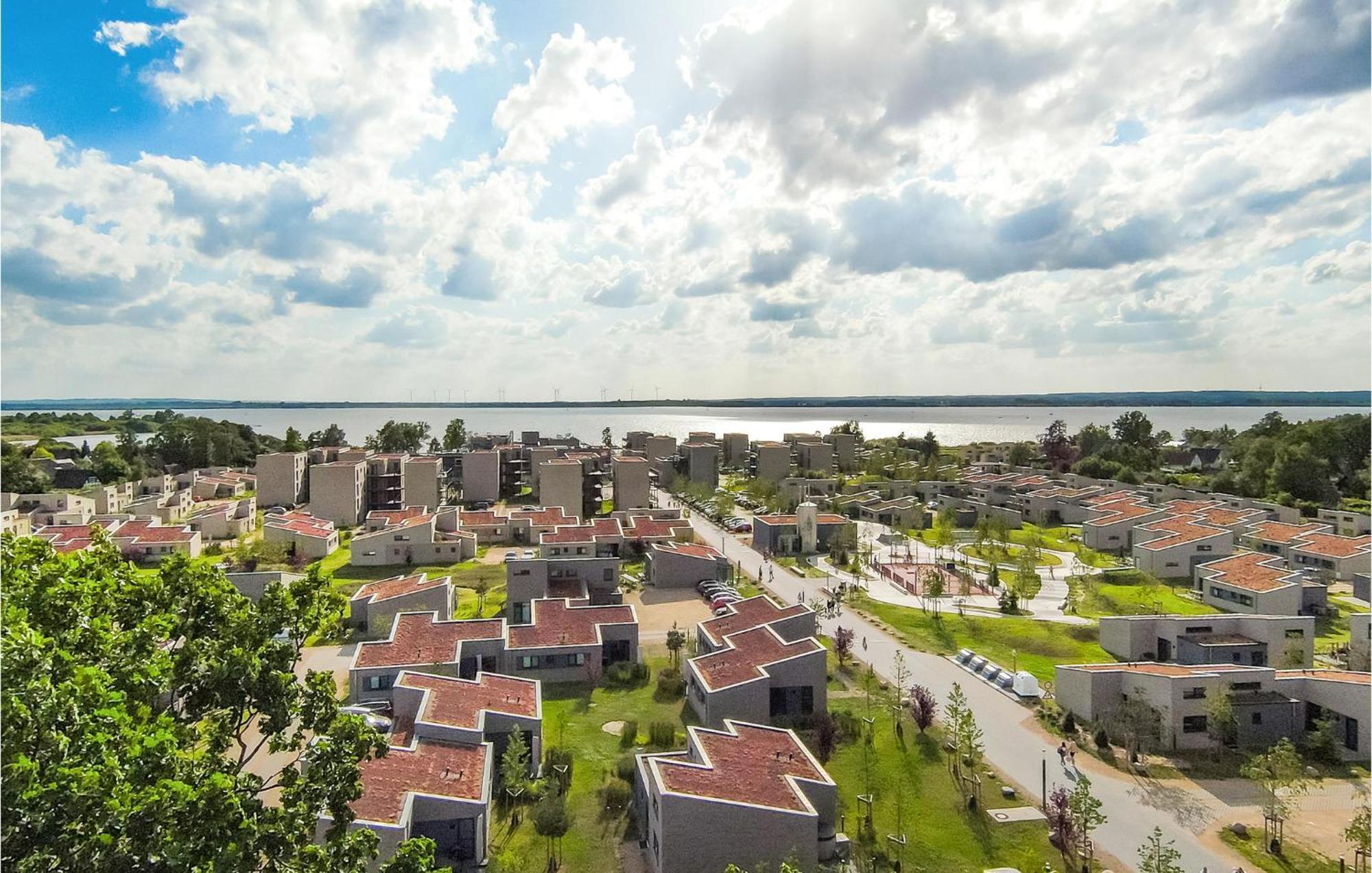 2 Bedroom Beach Front Home In Lembruch-Duemmer See Exterior photo