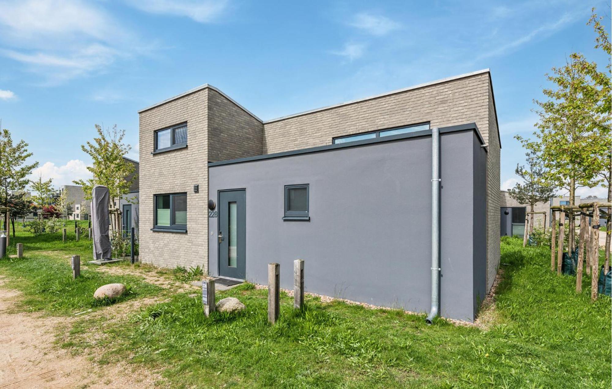 2 Bedroom Beach Front Home In Lembruch-Duemmer See Exterior photo