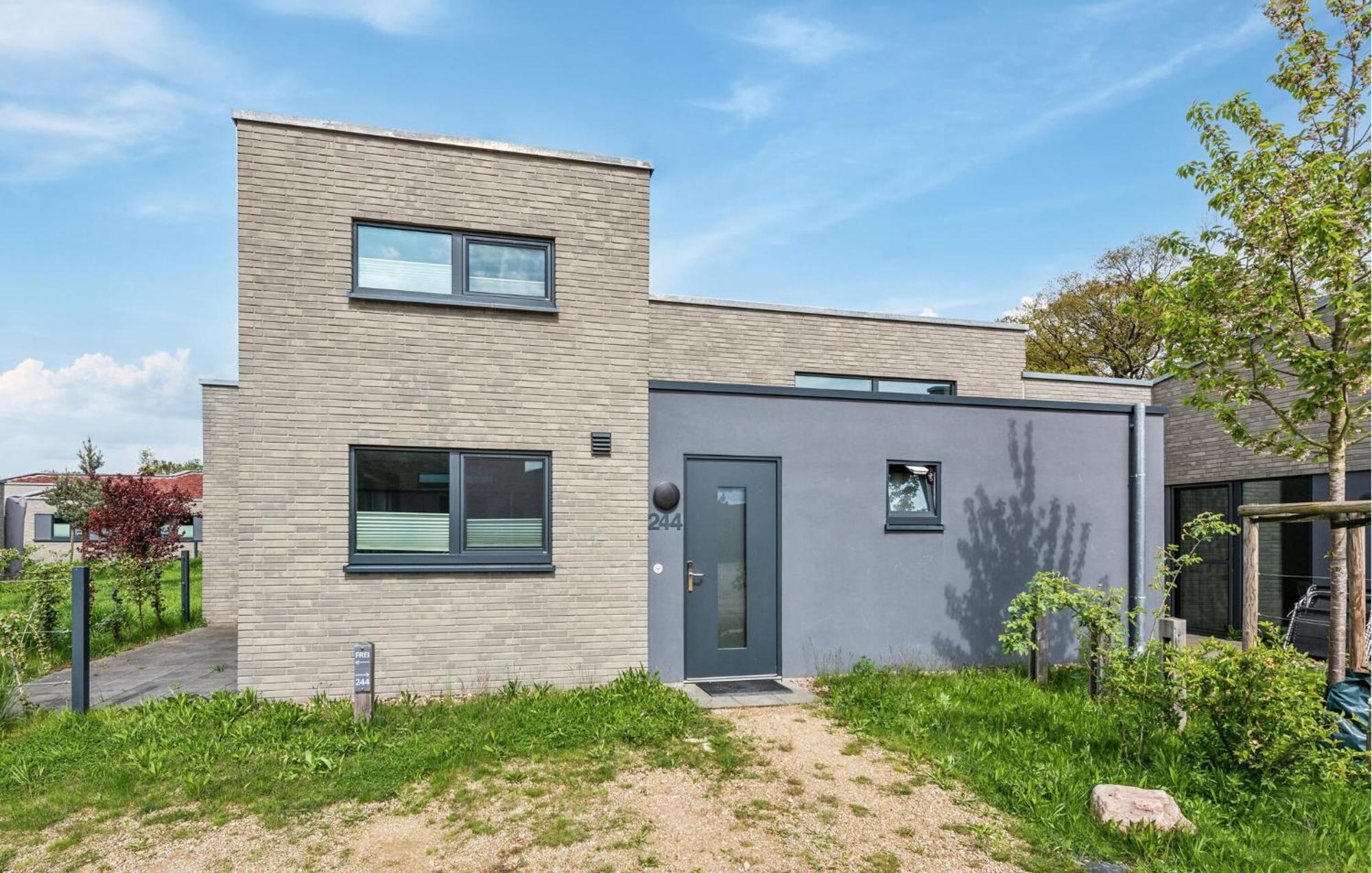 2 Bedroom Beach Front Home In Lembruch-Duemmer See Exterior photo